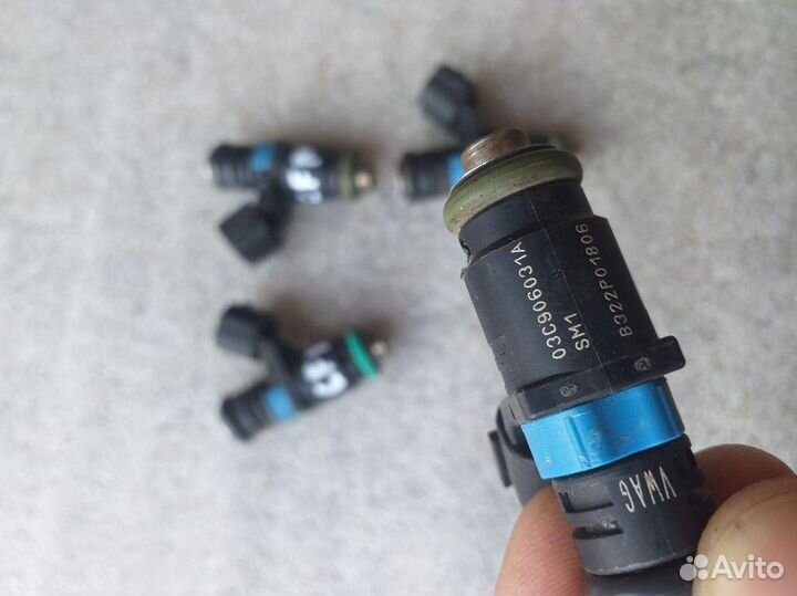 Форсунка топливная Skoda Rapid Polo 1.6 CFN