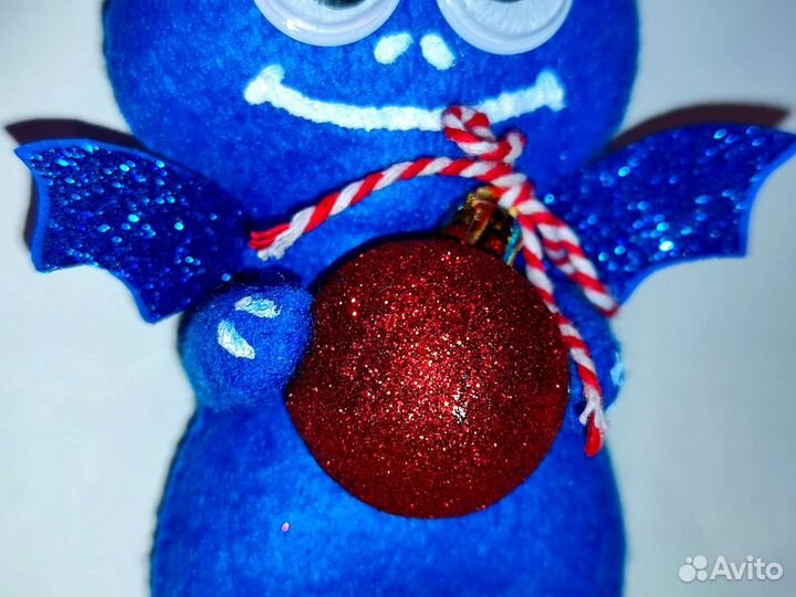 Новогодние игрушки