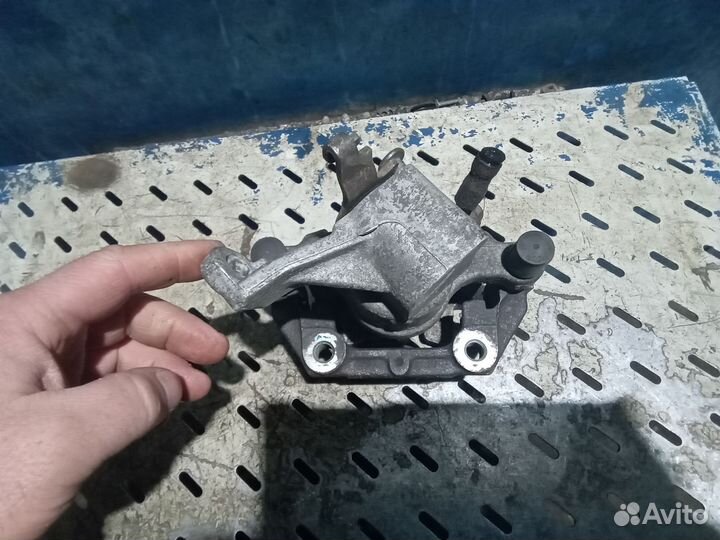 Суппорт задний правый Opel Vectra C