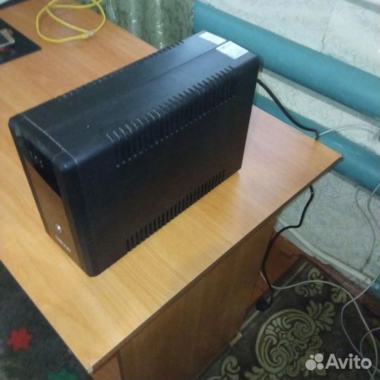 Источник бесперебойного питания