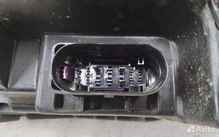 Фара правая Volvo XC90