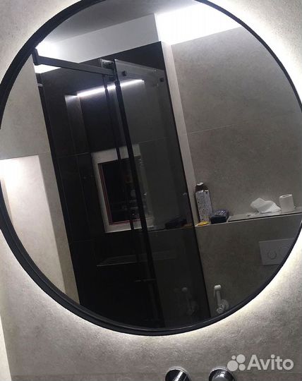 Большое зеркало с подсветкой