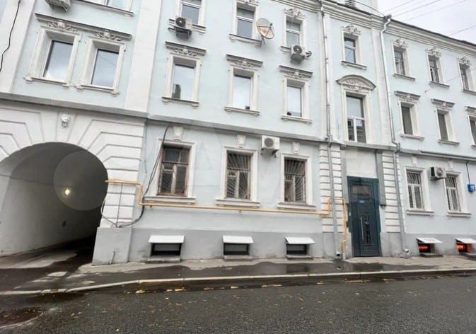 Комната 15,9 м² в 5-к., 1/3 эт.