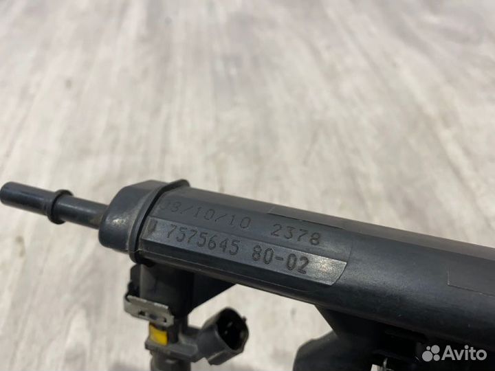 Рампа топливная с форсунками Peugeot 308 EP6 2010