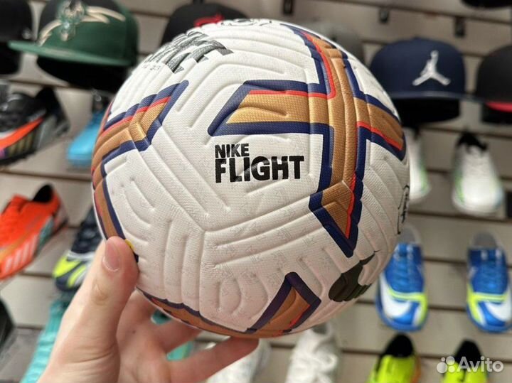 Футбольный мяч Nike 4