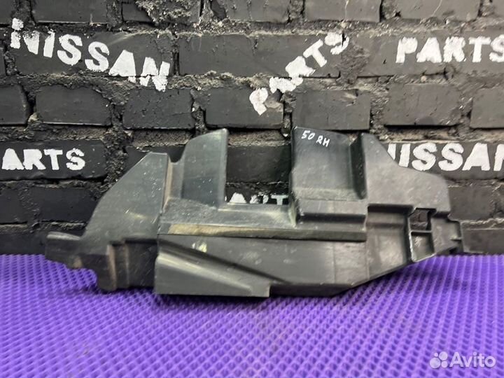 Дефлектор радиатора правый Nissan X-Trail