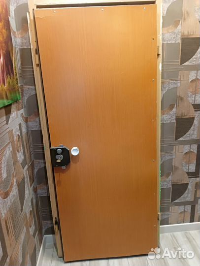 Дверь входная металлическая