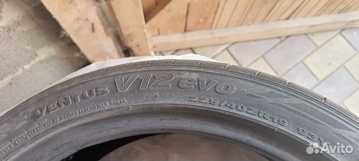 Hankook Ventus V12 Evo K110 225/40 R19