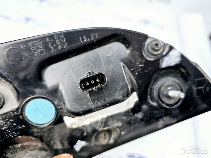 Фонарь крышки багажника правый Tesla Model 3 2019