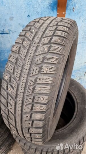 Kumho I'Zen KW22 215/65 R16 98T