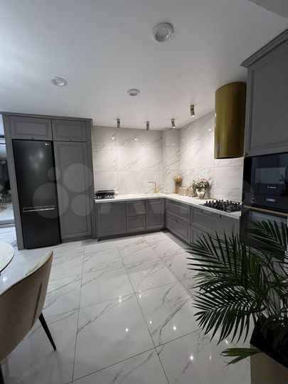 3-к. квартира, 90 м², 1/5 эт.