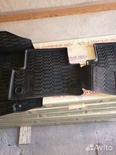 Автомобильные коврики резиновые
