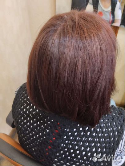 Окрашивание волос, парикмахер