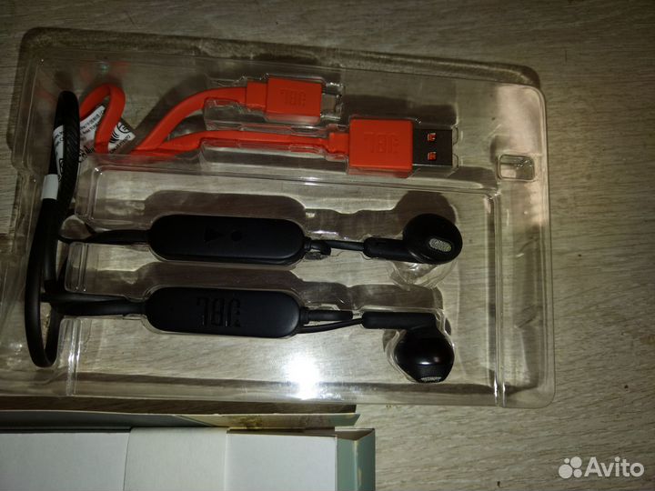 Беспроводные наушники jbl tune 215 BT