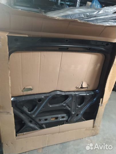 Дверь задняя Toyota Voxy, Noah 67005-2r681 AZR60G