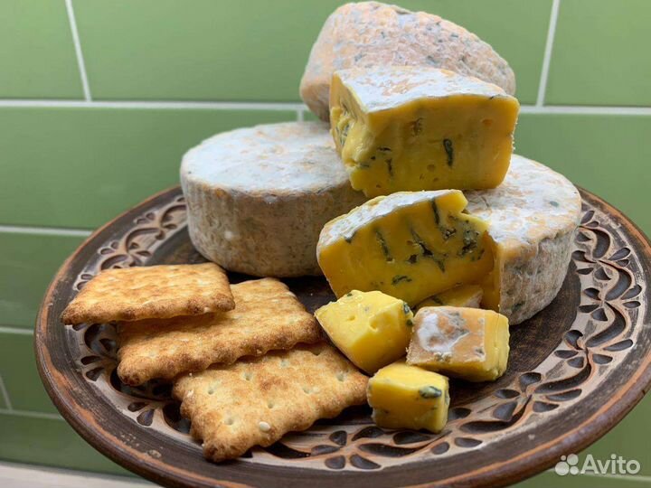 Сыры Камамбер,Рокфор и Валансе с белой плесенью