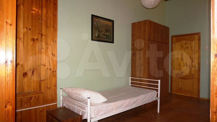 Комната 20 м² в 5-к., 2/2 эт.