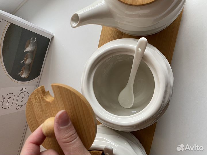 Фарфоровый набор сахарница и чайник Новый