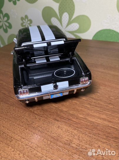 Модели автомобилей 1:18 Ford Mustang 1964