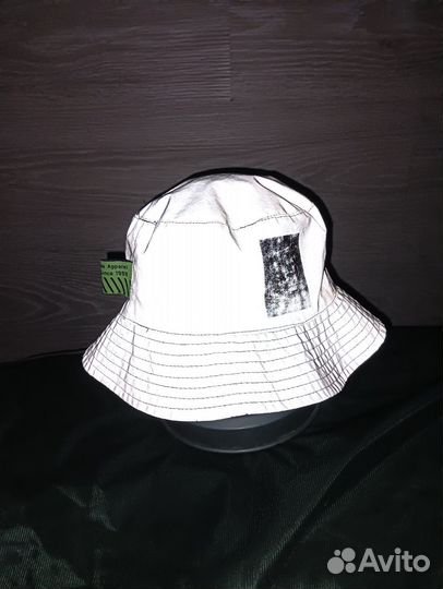 Рефлективная панама Bershka