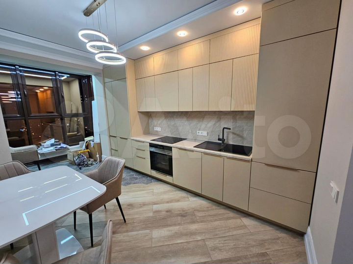 3-к. квартира, 110 м², 15/20 эт.