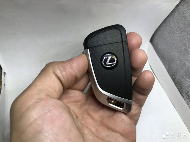 Ключ Выкидной toyota Lexus