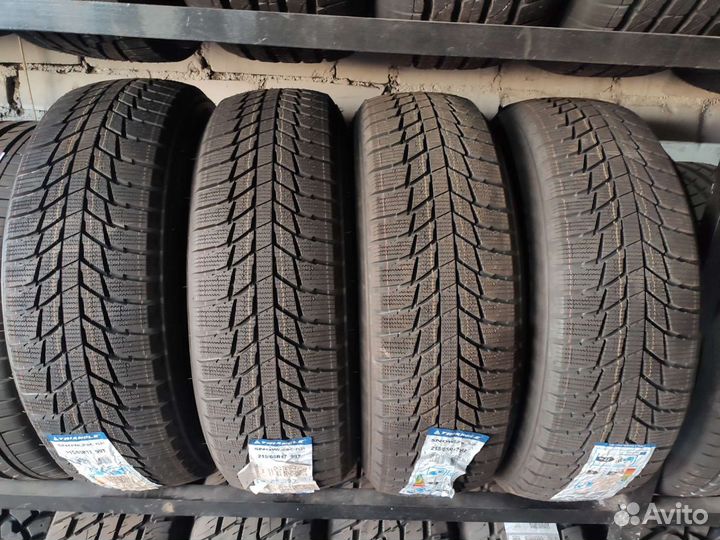 Triangle PL01 215/65 R17