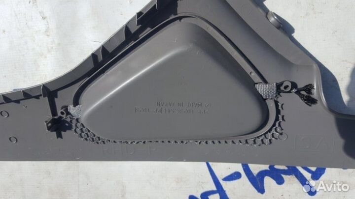 Накладка центральной консоли передняя левая Subaru