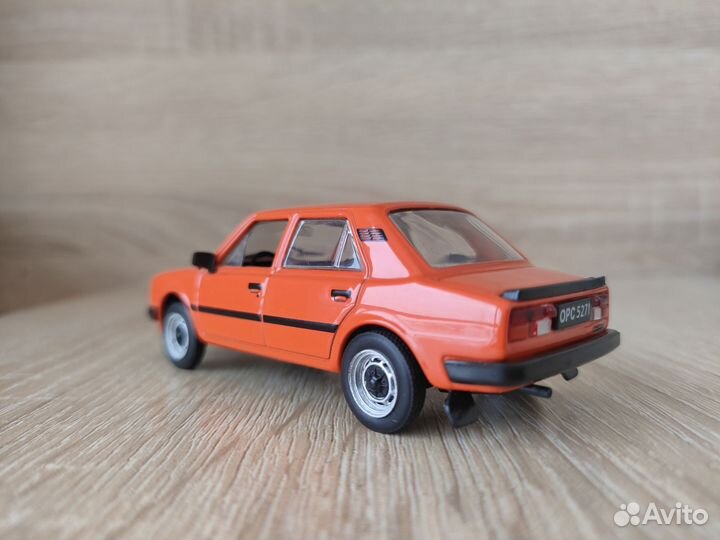 Модель автомобиля Skoda 120 LS 1:43