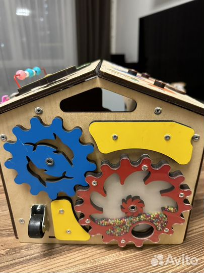 Бизиборд домик