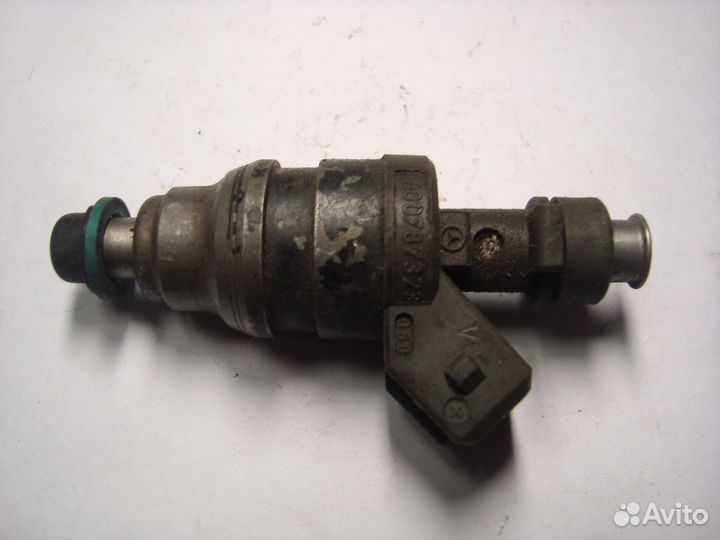 Форсунки ас w02. 0 дизель. Уплотнители форсунок w210. Форсунки на 124. Форсунка 124 мотор.