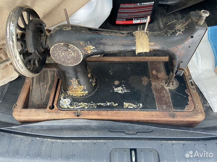 Швейная машина Singer