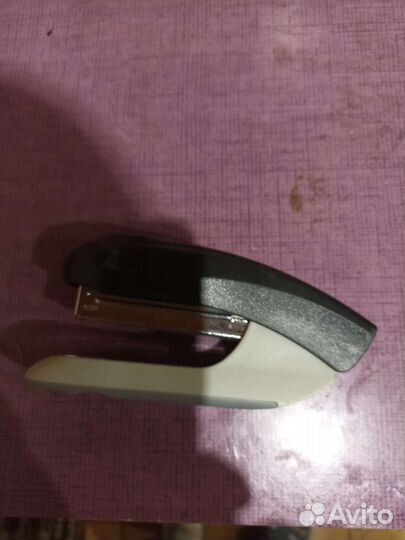 Лоток для бумаг. Степлер