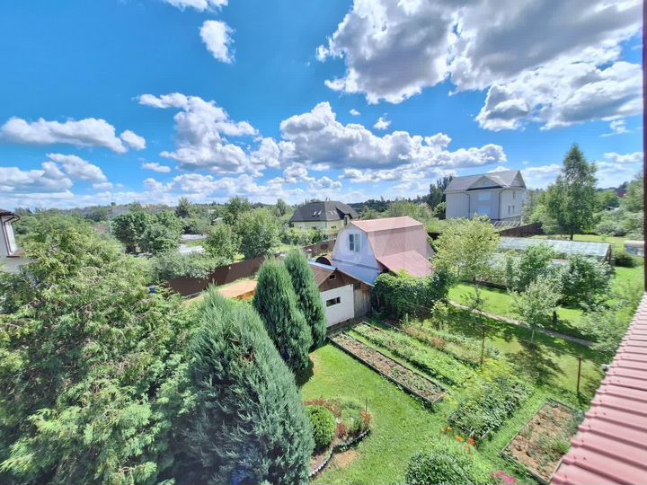 Дом 222,3 м² на участке 9 сот.