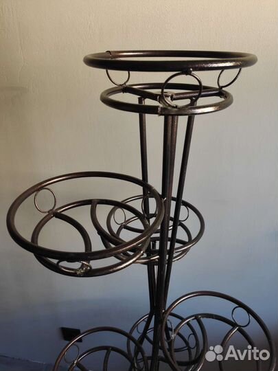Подставка для цветов кованная
