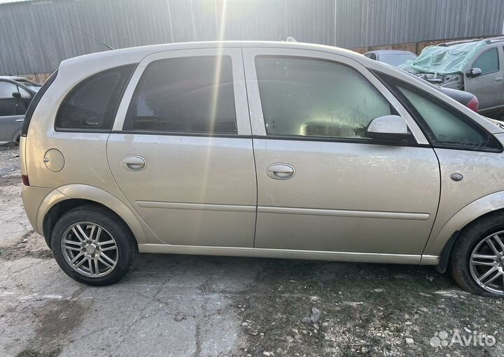 Дверь Opel meriva A