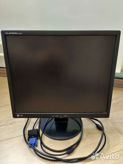 Монитор LG Flatron L1942S
