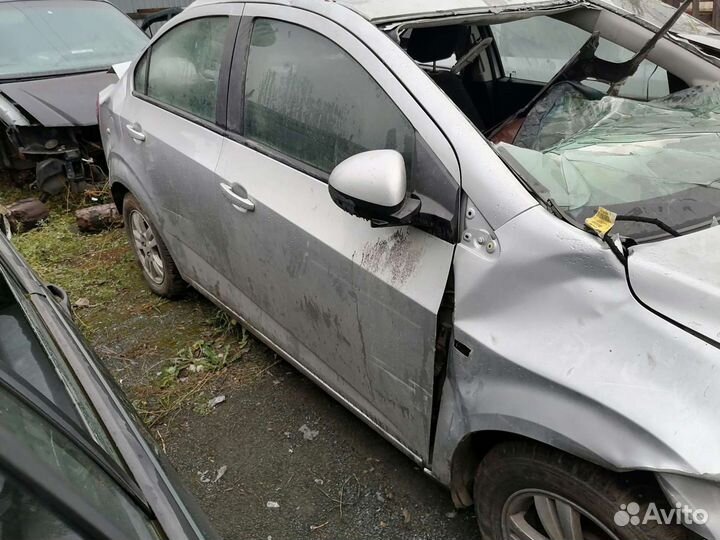 Chevrolet aveo 2012 двери правые