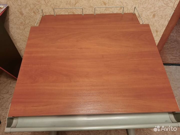 Растущая парта Дэми