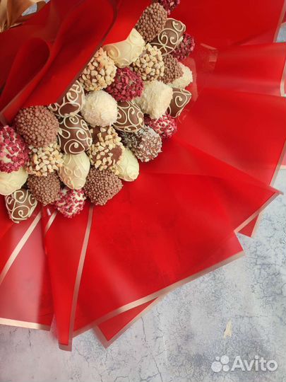 Клубника в шоколаде букет коробочка бокс