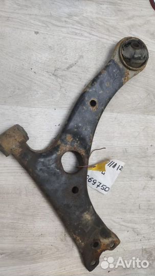 Рычаг передний левый Toyota Corolla E12 2001-2007