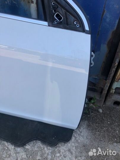 Дверь прав. перед. Volvo S60