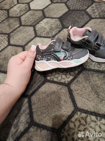 Кроссовки для девочки