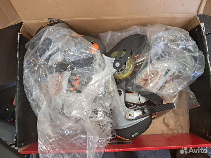 Роликовые коньки