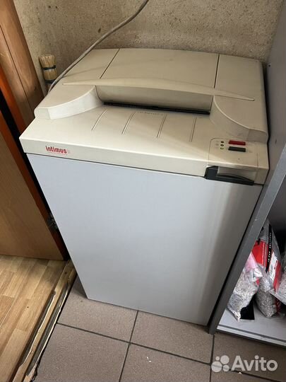 Уничтожитель бумаг шредер intimus 502