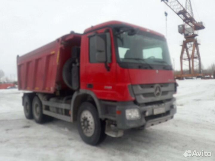 Водитель самосвала