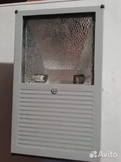 Прожектор уличный металлогалогеновый