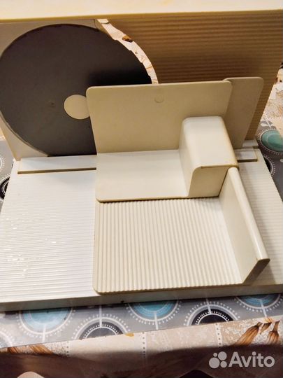 Ломтерезка механическая. Из ГДР