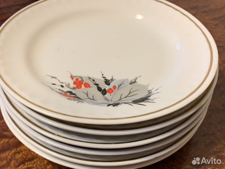Набор тарелок