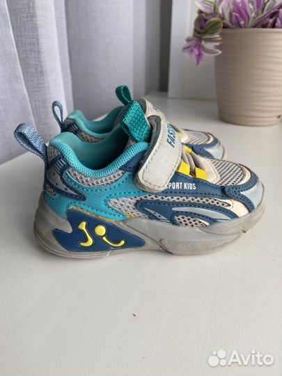 Кроссовки детские летние